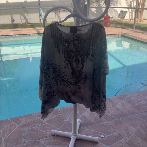 French Blue top grey with silver beads size small nice flowing material - Picture 10 of 12